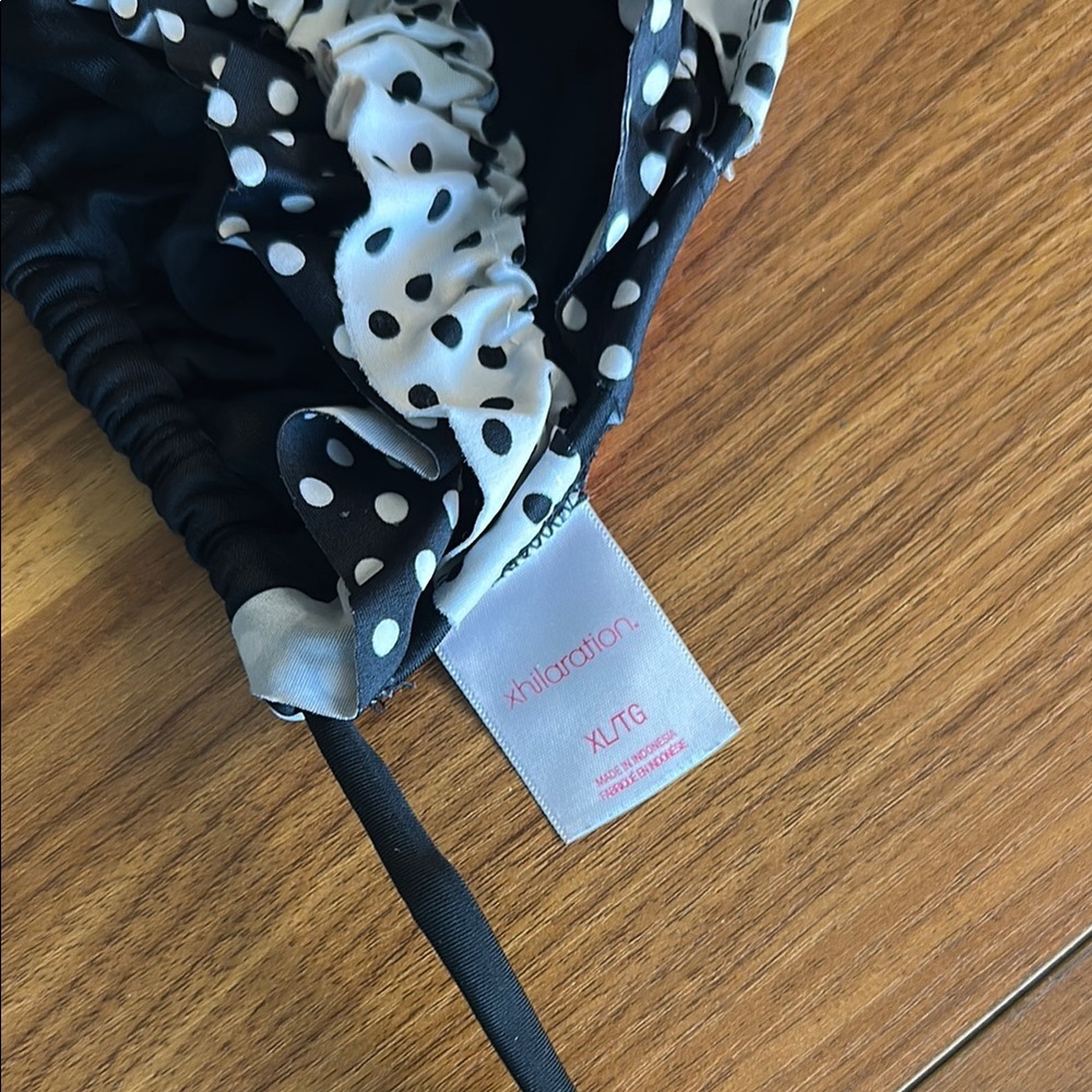 GUC Xhilaration Black and White Lace Polka Dot Ruffled Bikini Halter Top 🫧 - Picture 2 of 4